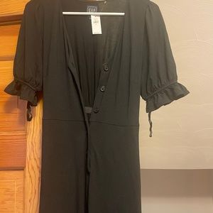 Gap black jumper with belt